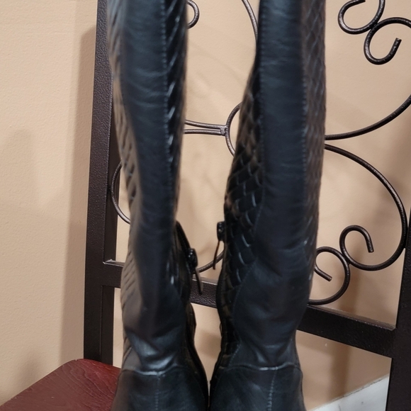 Monroe and Maine Boots - Picture 2 of 11